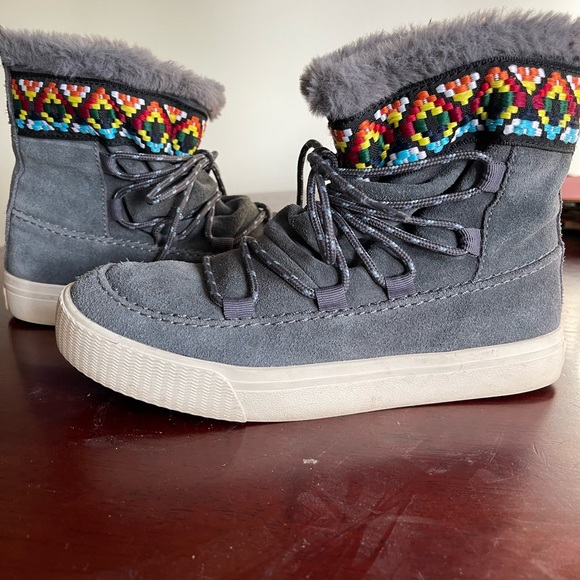 Tom’s size 6 - Picture 4 of 5